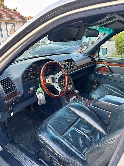 Mercedes-Benz S350 5 of 6