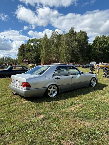 Mercedes-Benz S350 3 of 6
