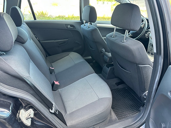 Opel Astra 14 of 16