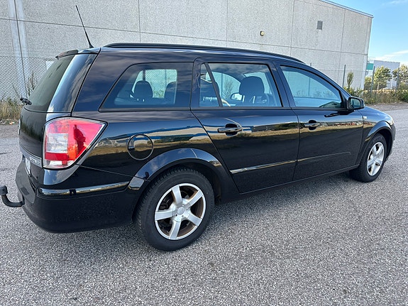Opel Astra 2 of 16