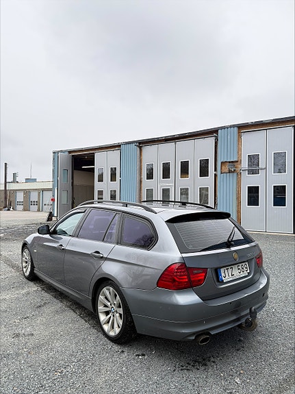 BMW 320d 4 of 4