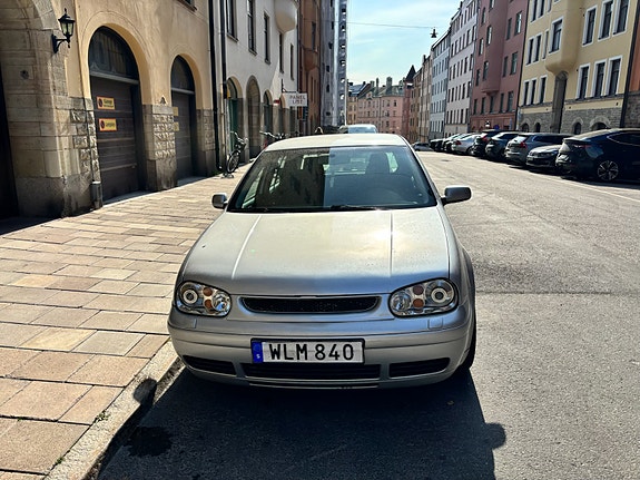 Volkswagen Golf IV 2 of 8