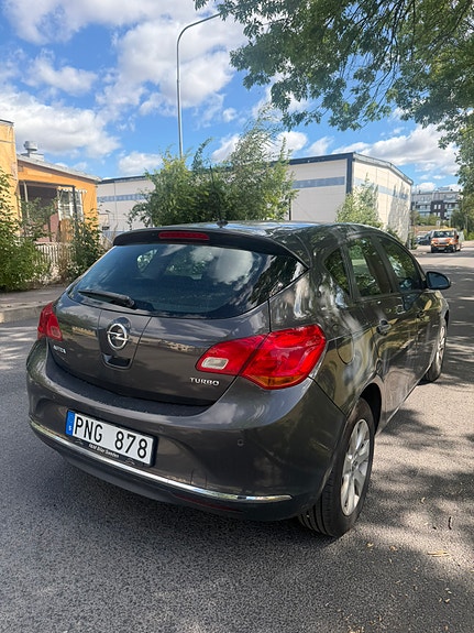 Opel Astra 4 of 6