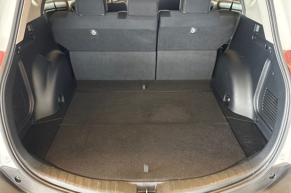 Toyota RAV4 13 of 14