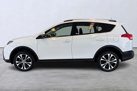 Toyota RAV4 2 of 14