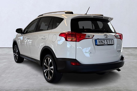 Toyota RAV4 4 of 14