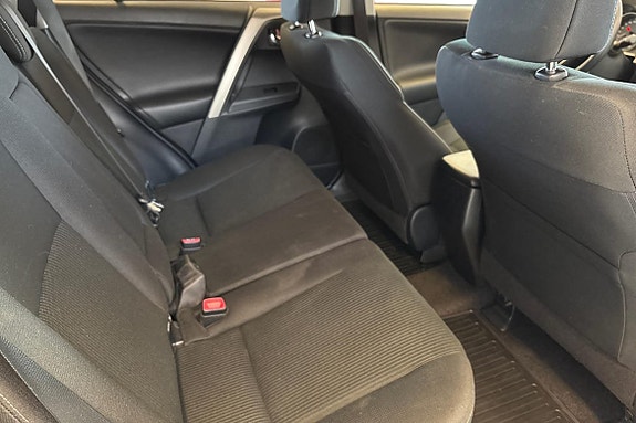 Toyota RAV4 11 of 14