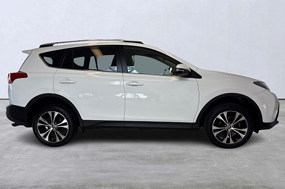 Toyota RAV4 3 of 14