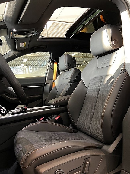 Audi e-tron 5 of 10