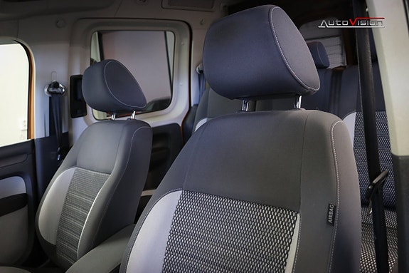 Volkswagen Caddy Cross 15 of 22