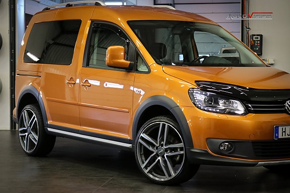 Volkswagen Caddy Cross 3 of 22