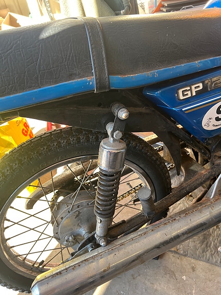 Suzuki GP 125 5 of 7