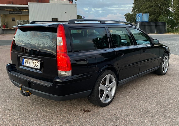 Volvo V70 3 of 8