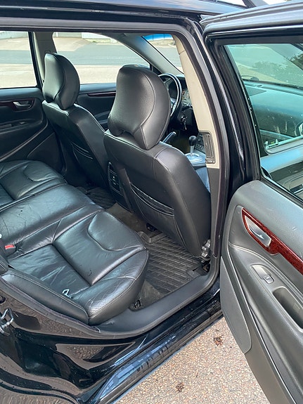 Volvo V70 7 of 8