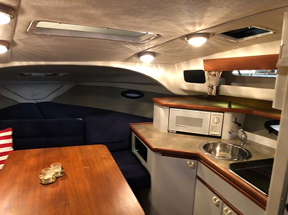 Bayliner 3055 -94 6 of 10