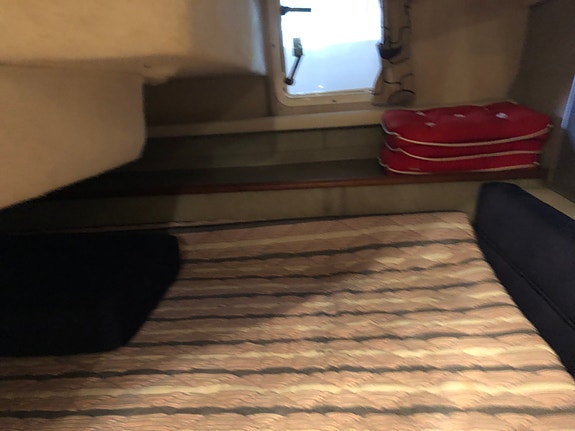 Bayliner 3055 -94 4 of 10