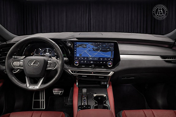 Lexus RX500h 8 of 13