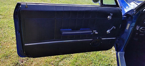 Chevrolet Impala 10 of 17