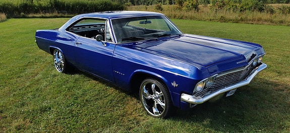 Chevrolet Impala 3 of 17
