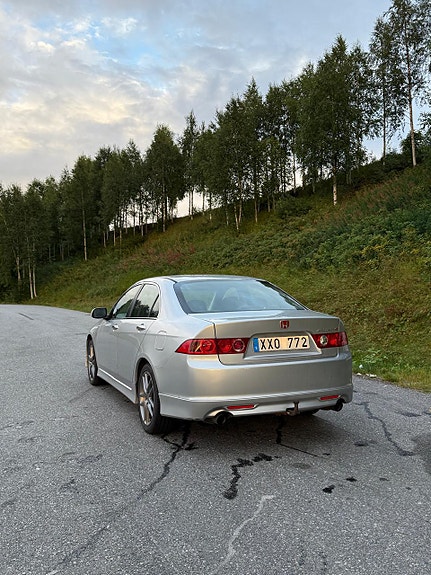 Honda Accord 4 of 8