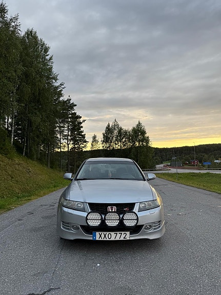 Honda Accord 2 of 8