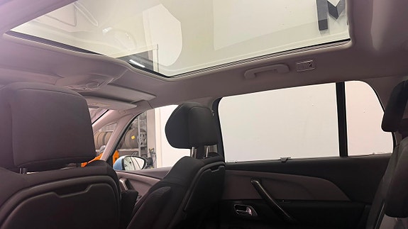 Citroen Grand C4 Picasso 13 of 18