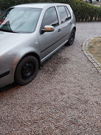 Volkswagen Golf IV 2 of 3