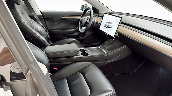 Tesla Model 3 3 of 13