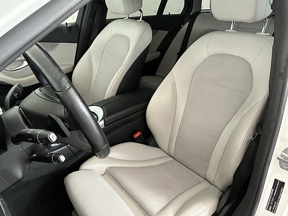 Mercedes-Benz C220 6 of 12