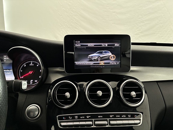 Mercedes-Benz C220 8 of 12