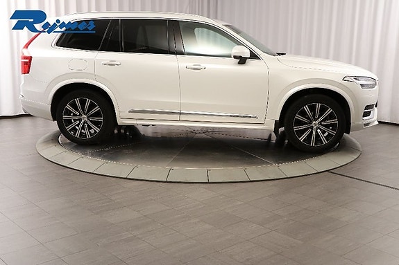 Volvo XC90 30 of 30