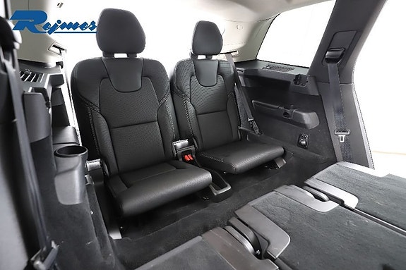 Volvo XC90 9 of 30