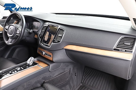 Volvo XC90 28 of 30