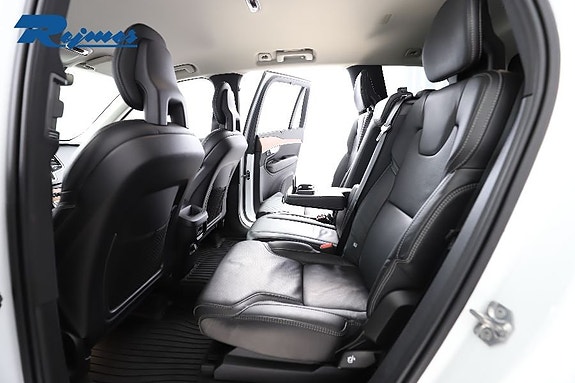 Volvo XC90 7 of 30