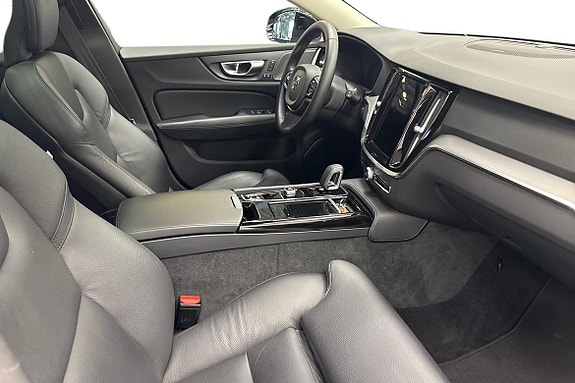 Volvo V60 10 of 27