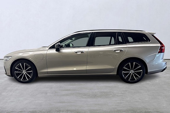 Volvo V60 2 of 27