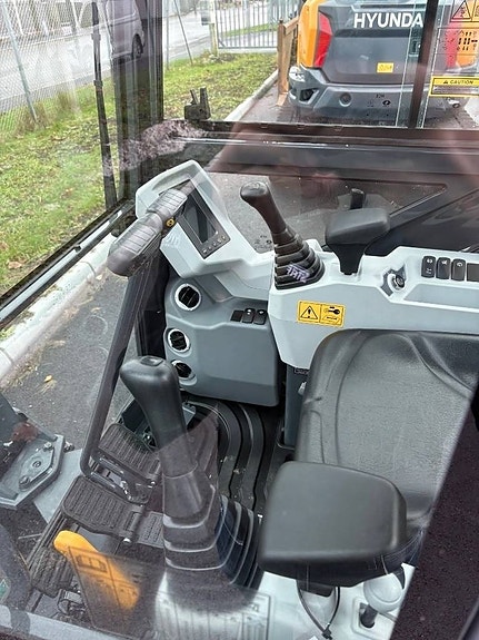 Hyundai HX 19 A 6 of 6
