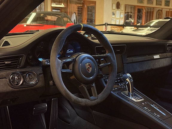 Porsche 911 15 of 29