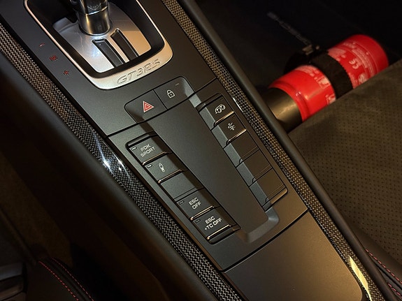 Porsche 911 16 of 29