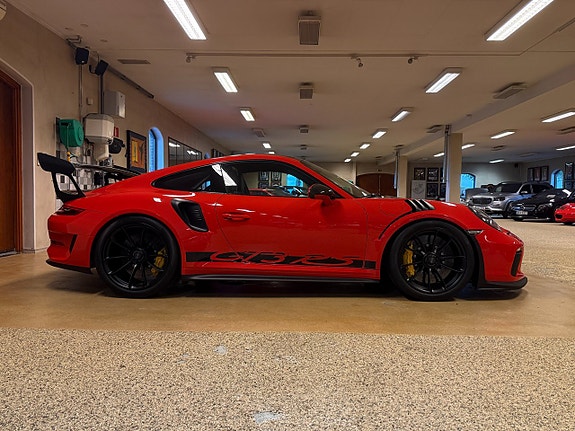 Porsche 911 4 of 29