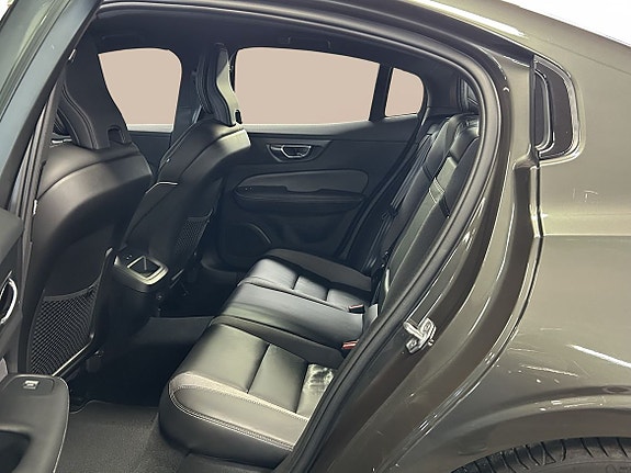 Volvo S60 11 of 14