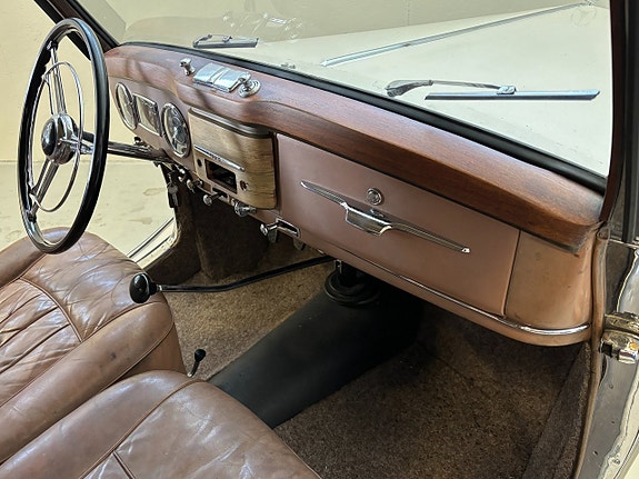 Mercedes-Benz 170 S 15 of 18