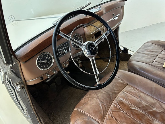 Mercedes-Benz 170 S 12 of 18
