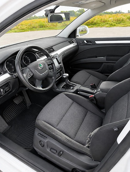 Skoda Superb 4 of 6