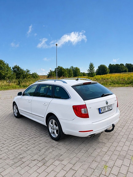 Skoda Superb 2 of 6