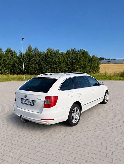 Skoda Superb 3 of 6