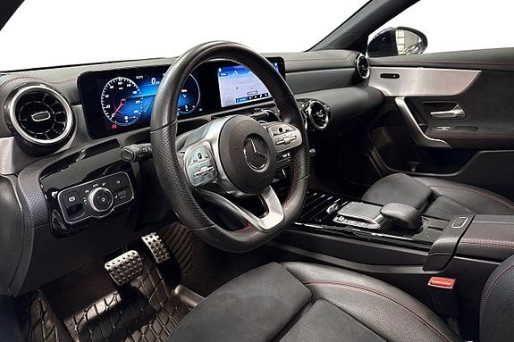 Mercedes-Benz CLA200 11 of 16