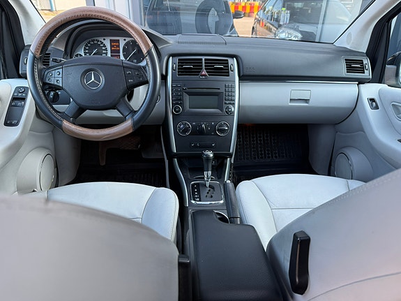 Mercedes-Benz B180 7 of 7