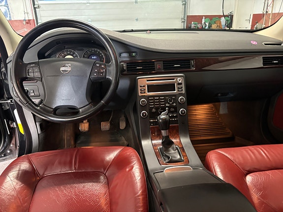 Volvo V70 7 of 7