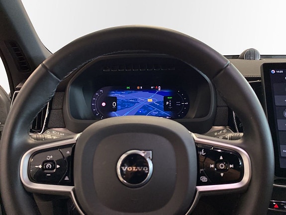 Volvo XC90 12 of 20